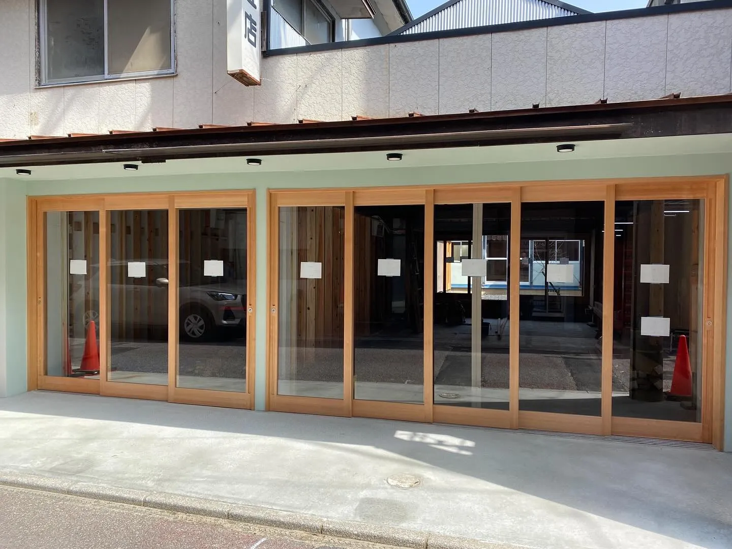 元畳屋さんだった店舗を、お店がいくつか入る為のテナントとして...