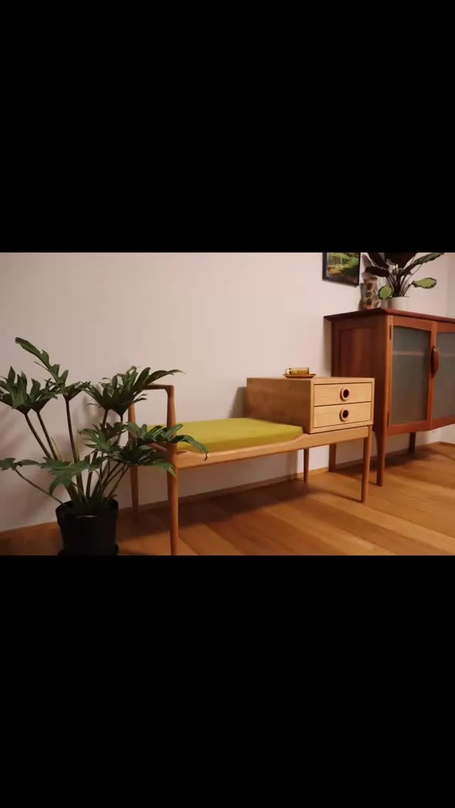 テレフォンベンチを制作致しました。